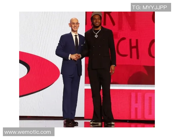 惠特摩尔分享训练照：全力磨炼备战新赛季，甜瓜力挺第二季即将开启